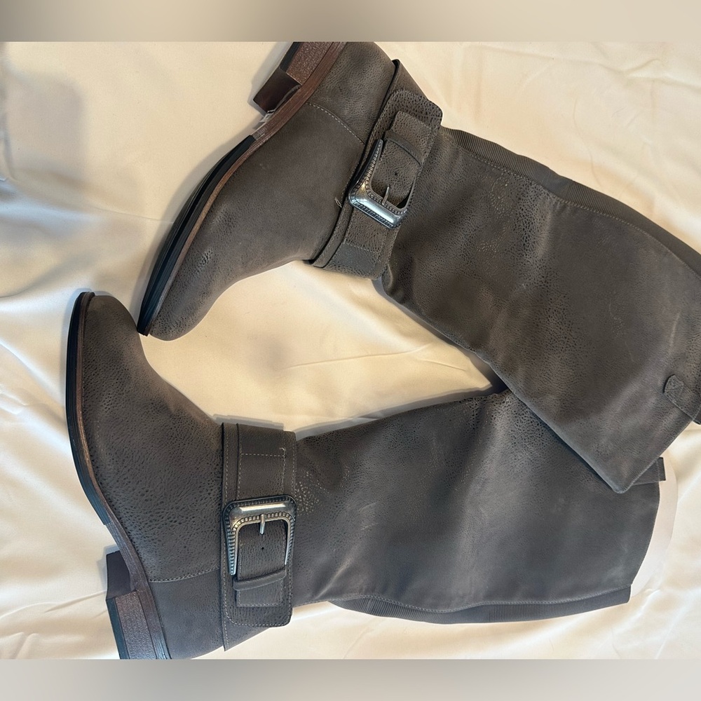 torrid grey wetern kneehigh distressed boot size 9.5W Wide Calf